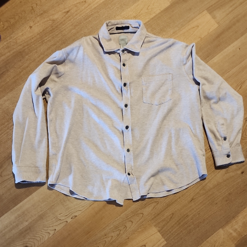 Men's Casual Light Gray Button-Down Shirt